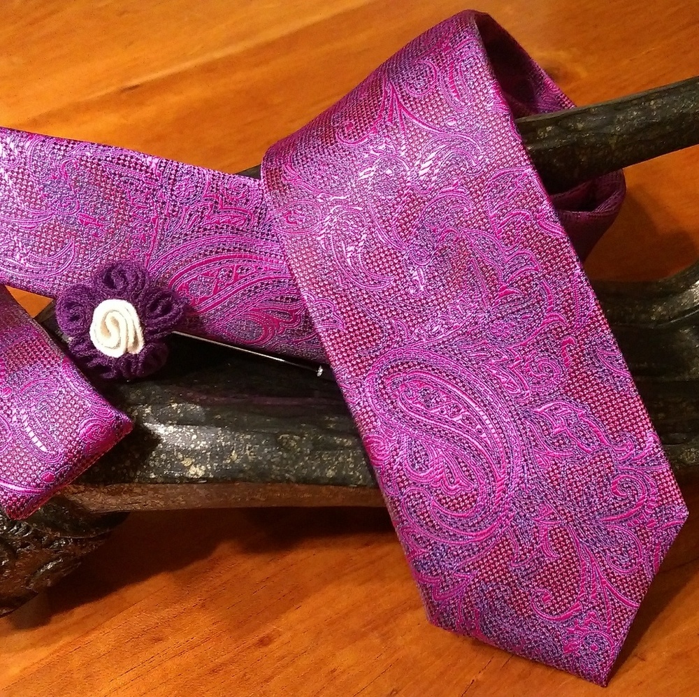 Exclusive Neckwear & Lapel Accent